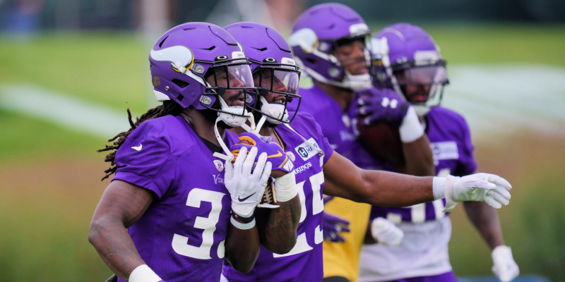 NFL Draft 2022: Esezi Otomewo of Ben Davis picked by Minnesota Vikings