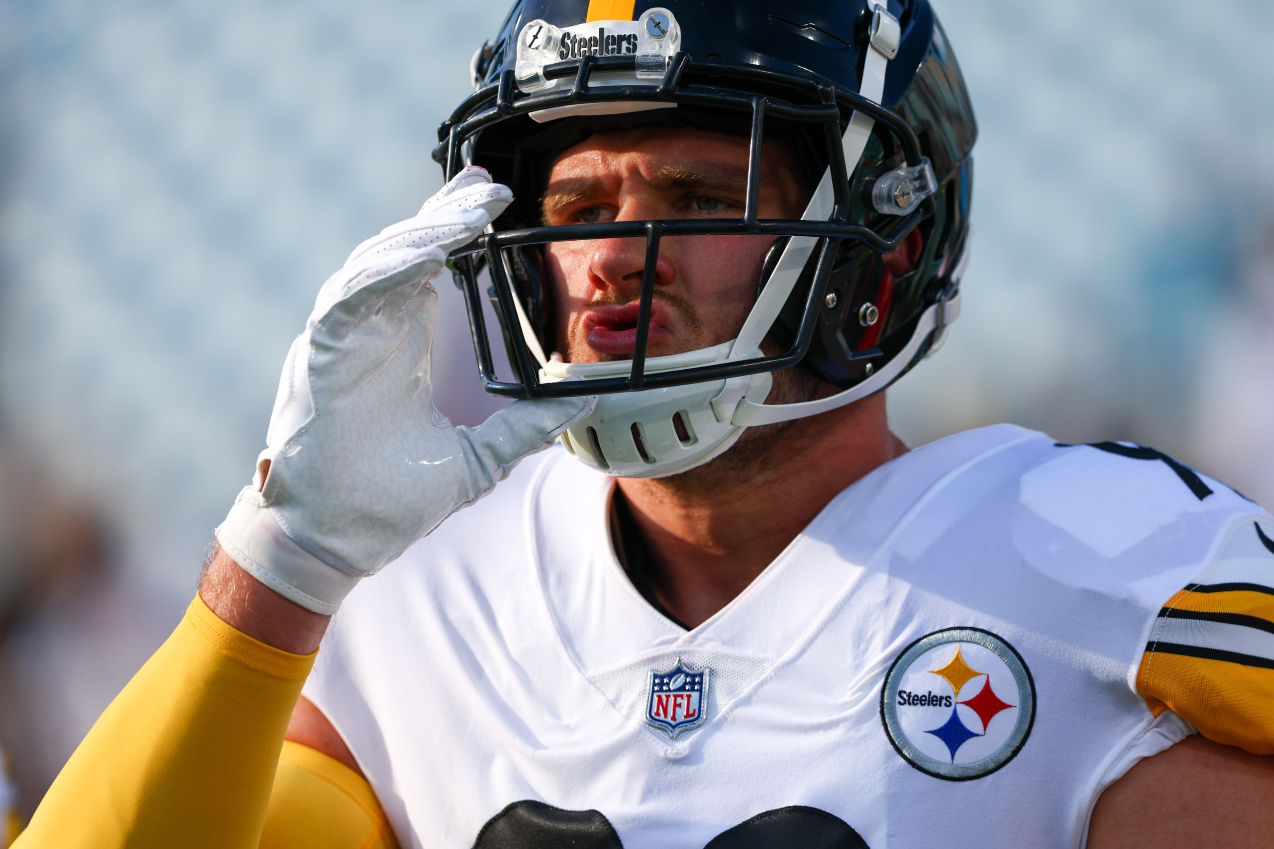 Steelers T.J. Watt Reportedly Suffers Torn Pectoral