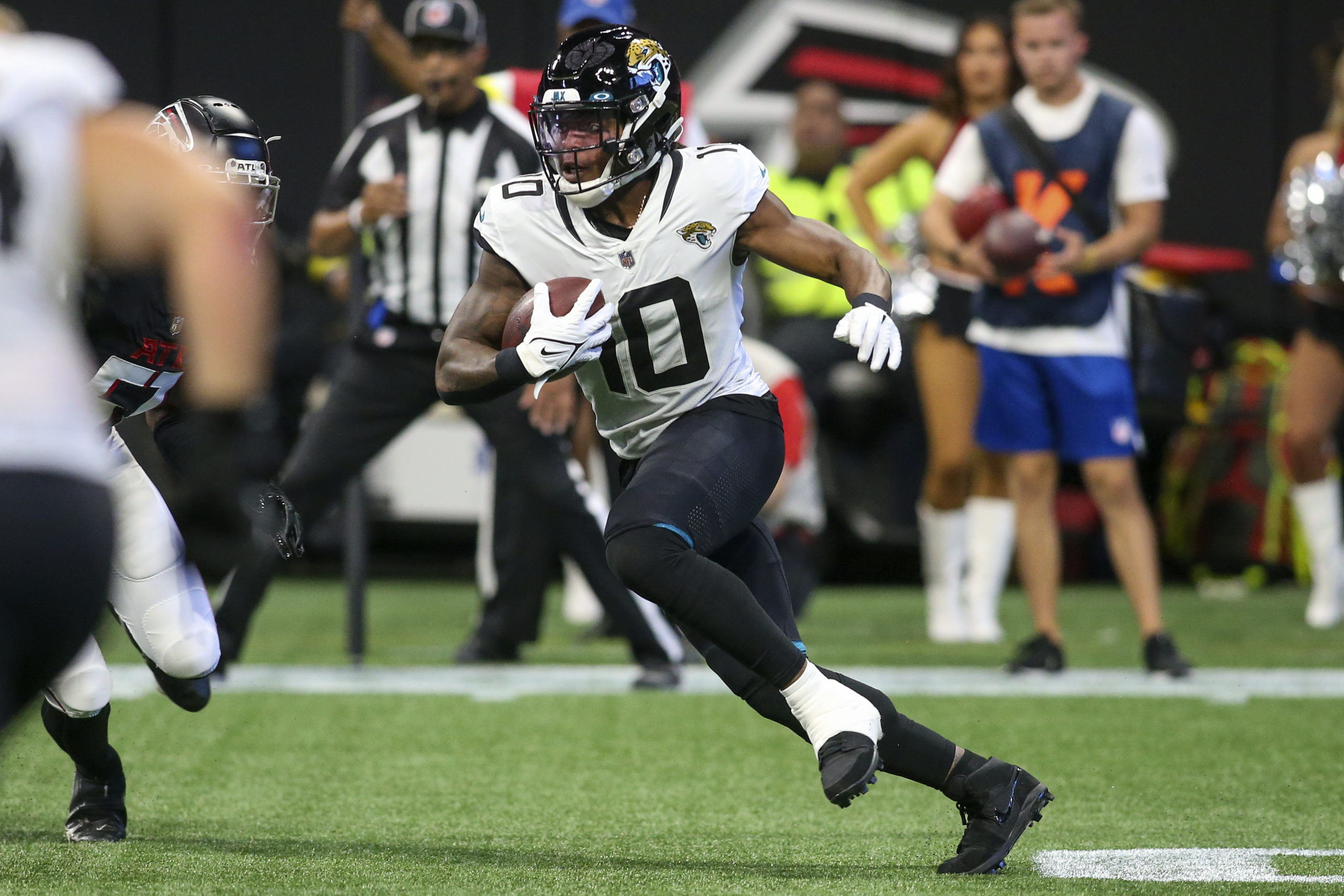 Jaguars trade WR Shenault to Panthers for 2023 draft pick