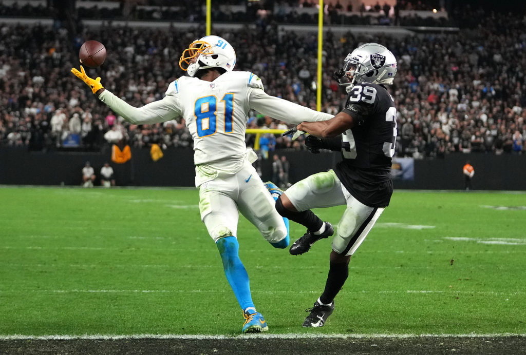 Chargers' Mike Williams vs. Raiders' Nate Hobbs