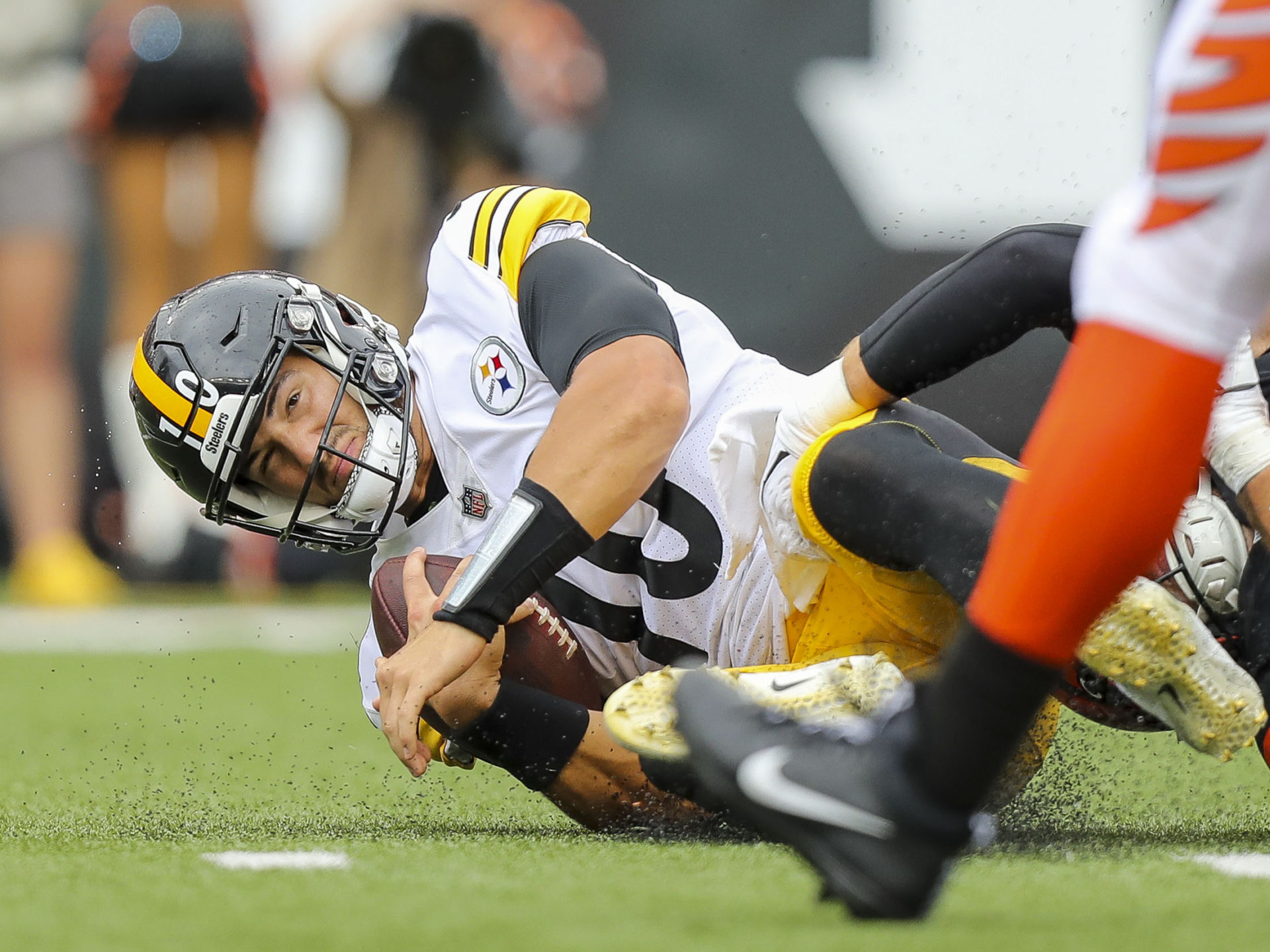 Mitch Trubisky sacked Steelers vs. Bengals