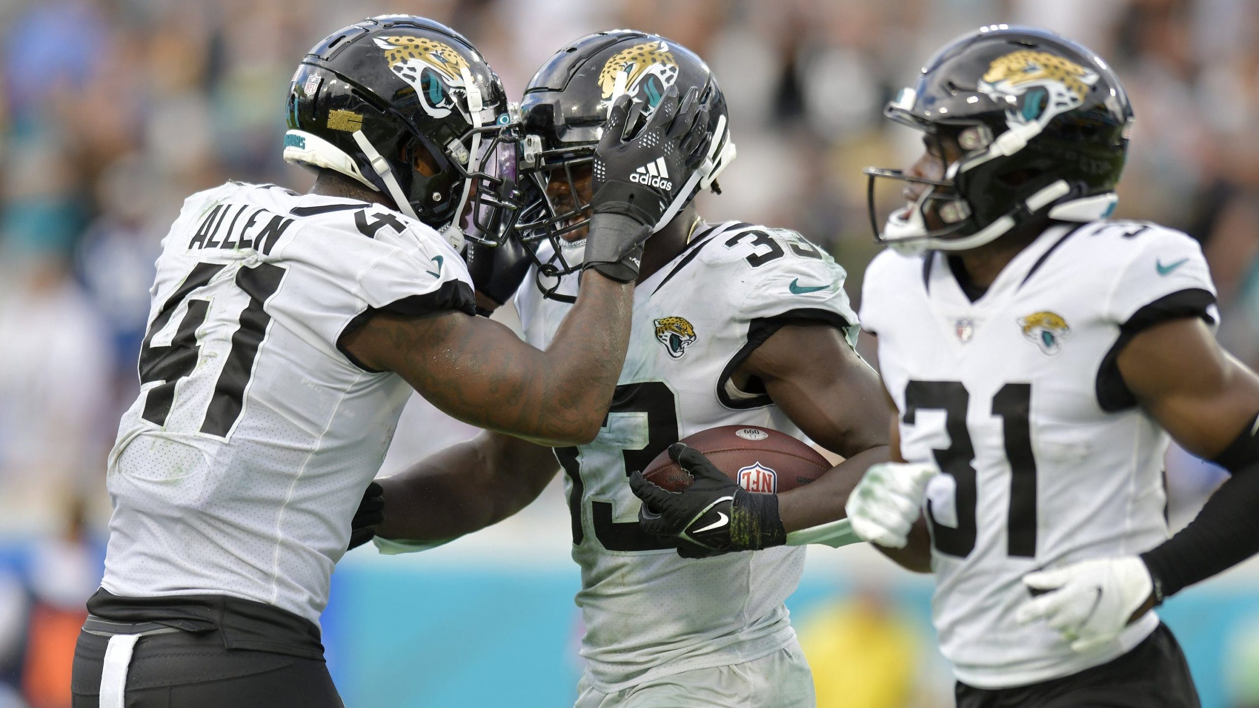 Pre-Snap Read: Expect Heavyweight Fight in Jaguars-Eagles