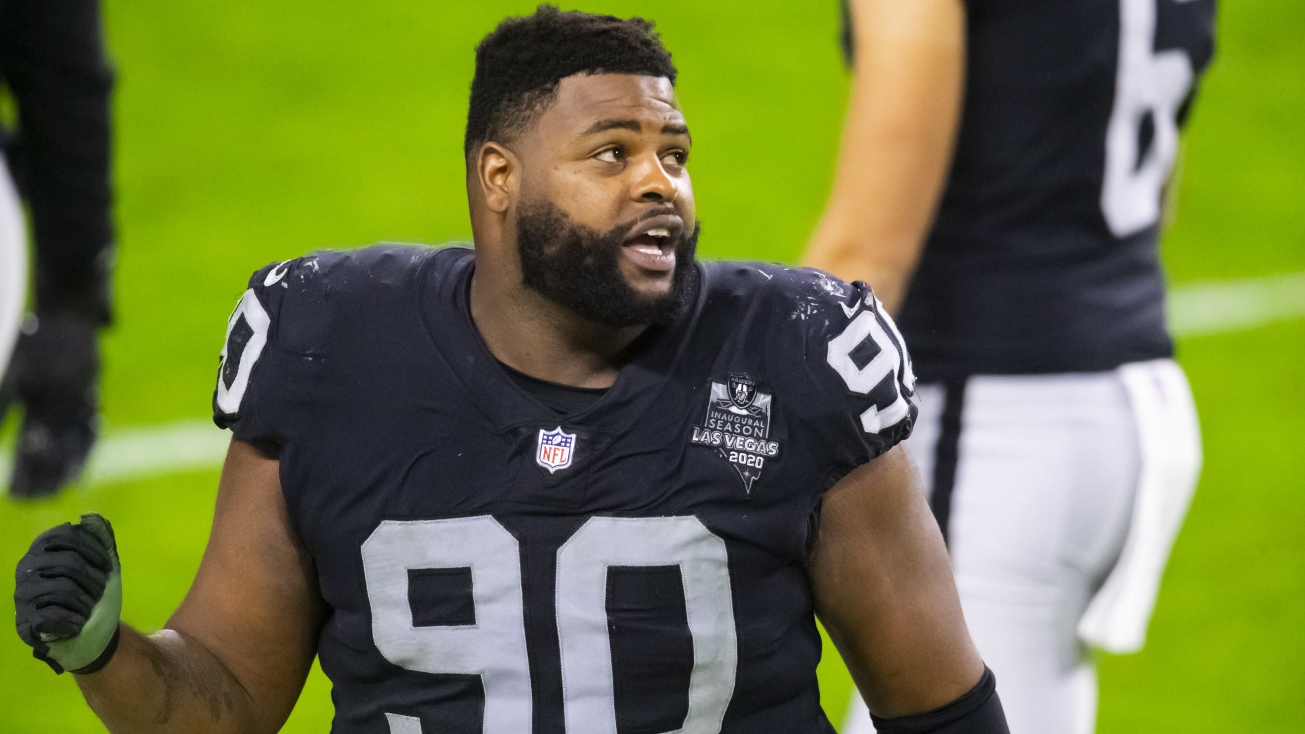 Cowboys Add Depth by Acquiring DT Hankins From Raiders