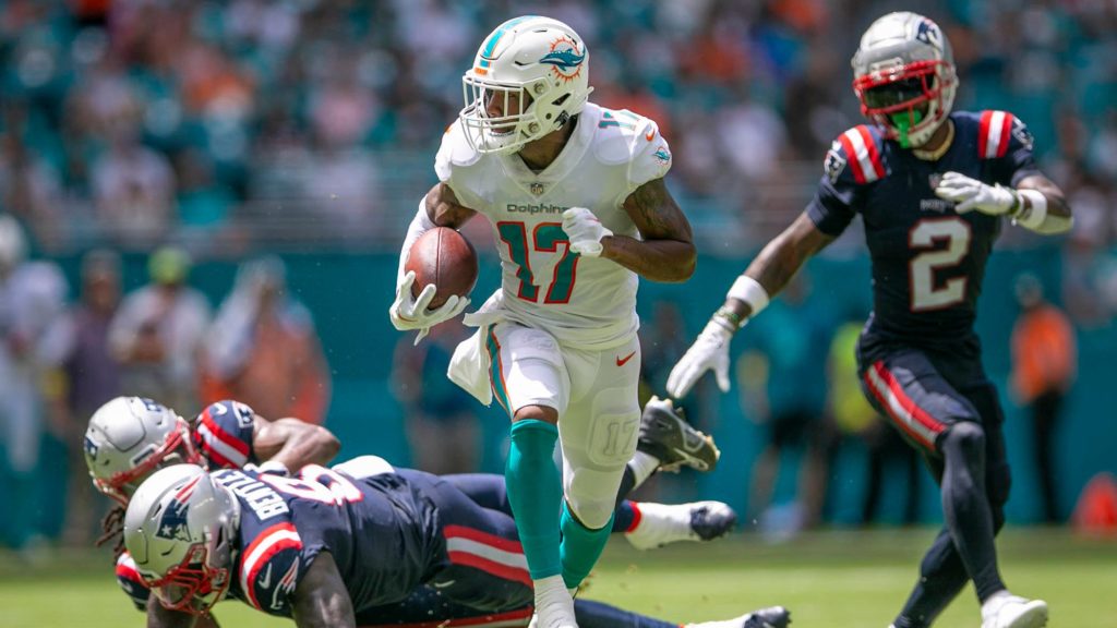 Jaylen Waddle Dolphins vs. Patriots