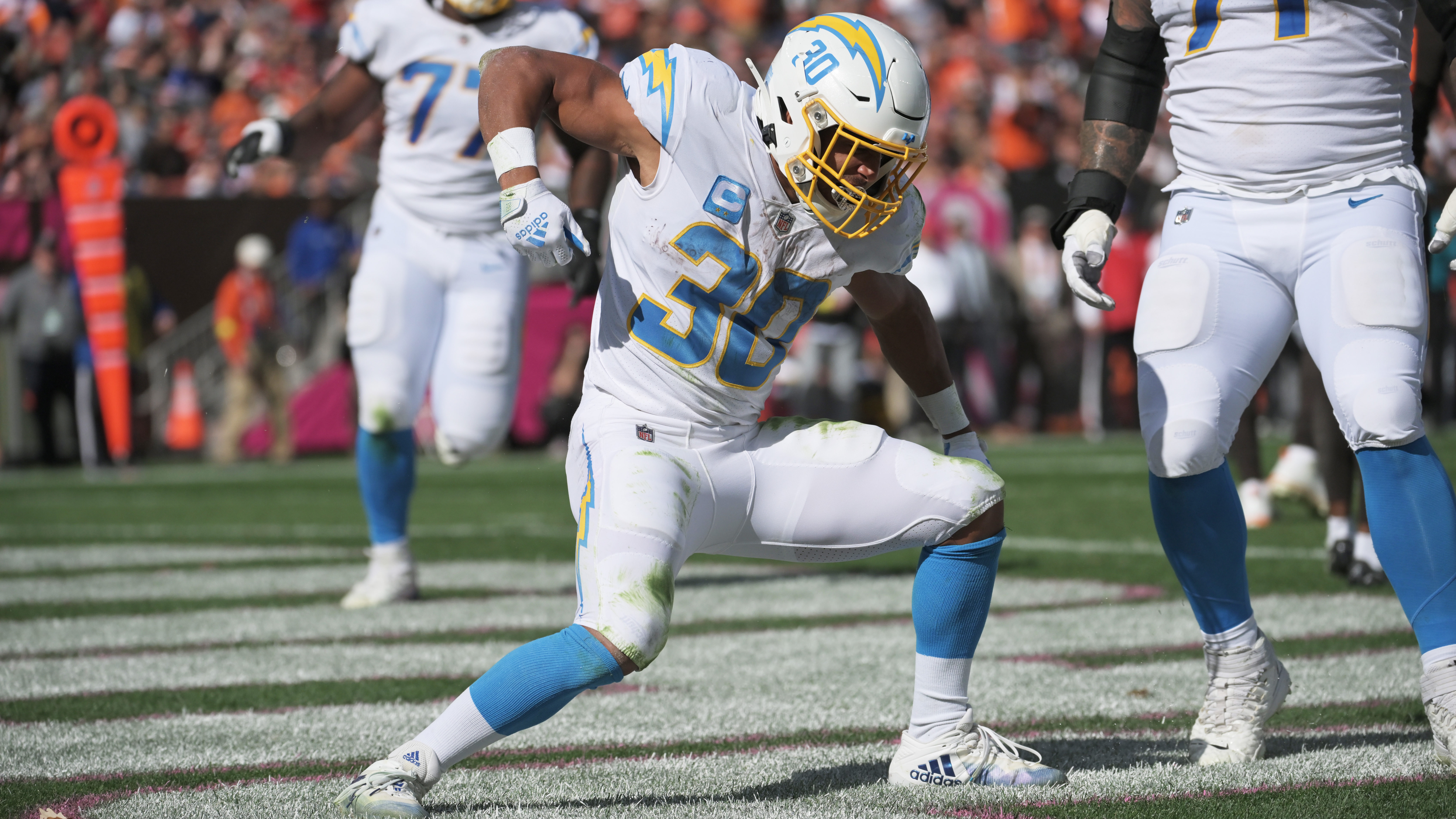 Austin Ekeler Staying With Chargers, $2M in Incentives Added to Contract