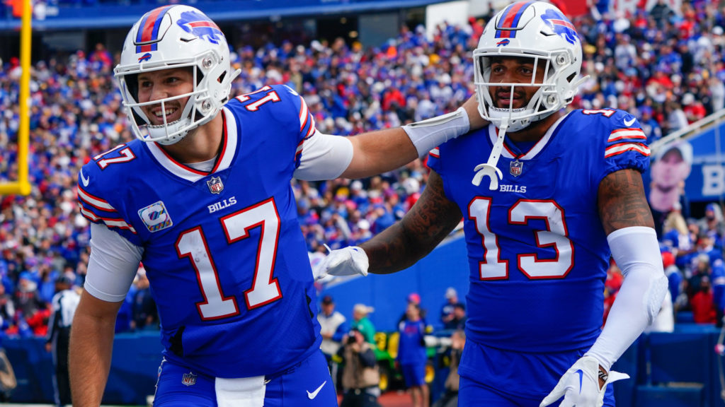 Josh Allen Gabe Davis celebrate Bills vs. Steelers