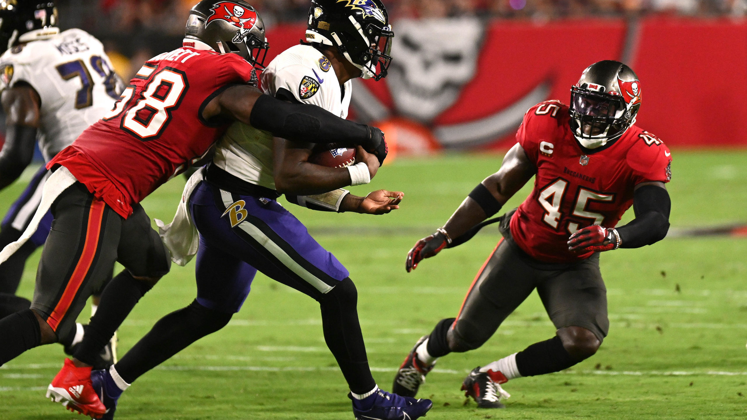 Devin White Buccaneers vs. Ravens