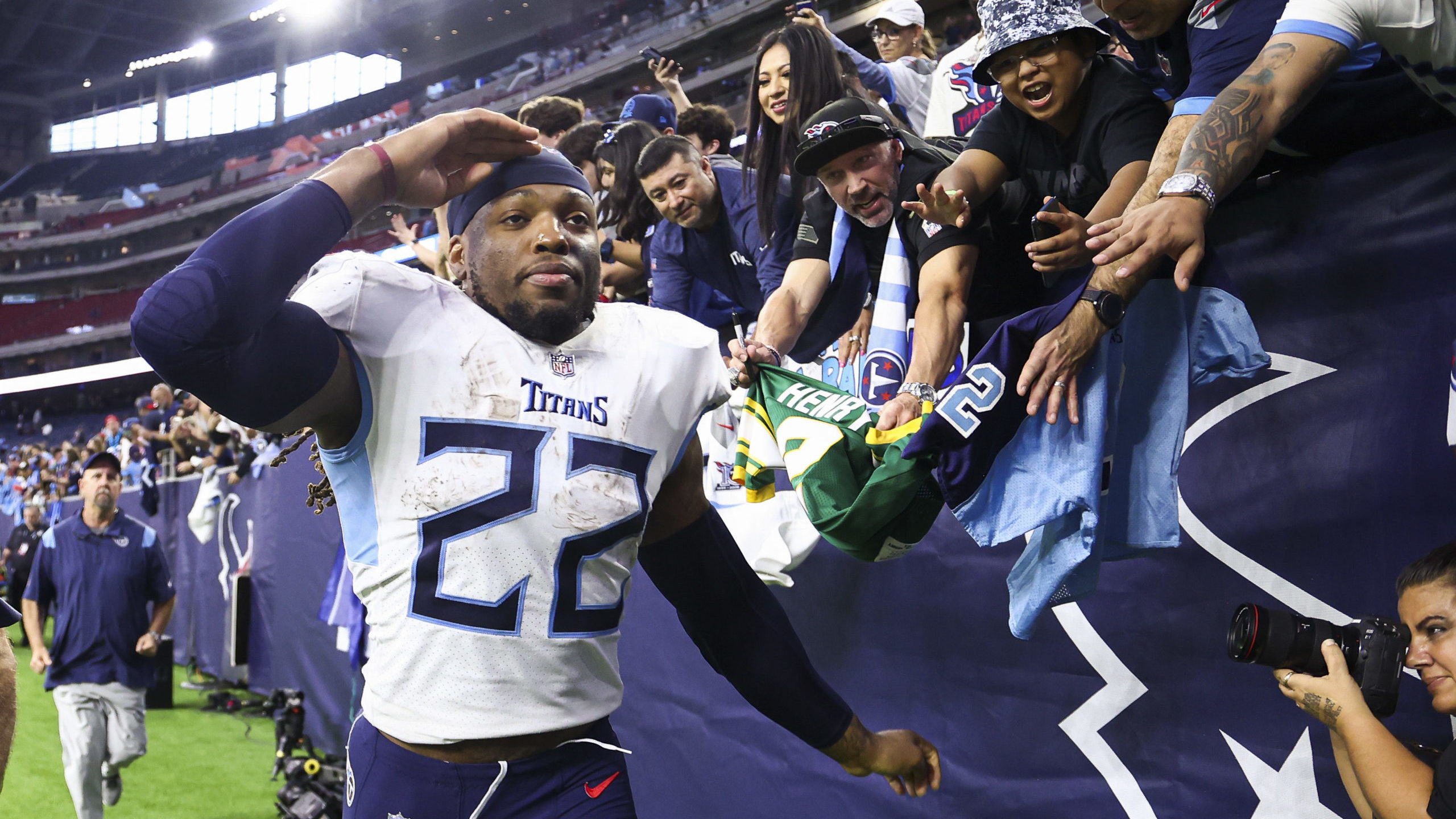 Texans Tried, but No Stopping King Henry, Titans
