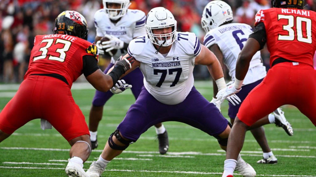 Northwestern offensive tackle Peter Skoronski