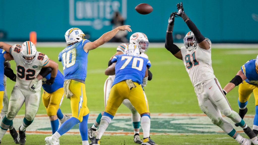 Justin Herbert Emmanuel Ogbah Chargers vs. Dolphins