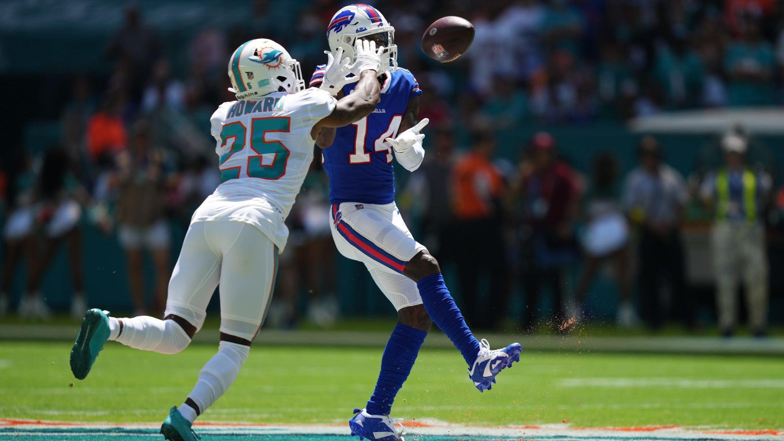 Stefon Diggs Xavien Howard Bills vs. Dolphins