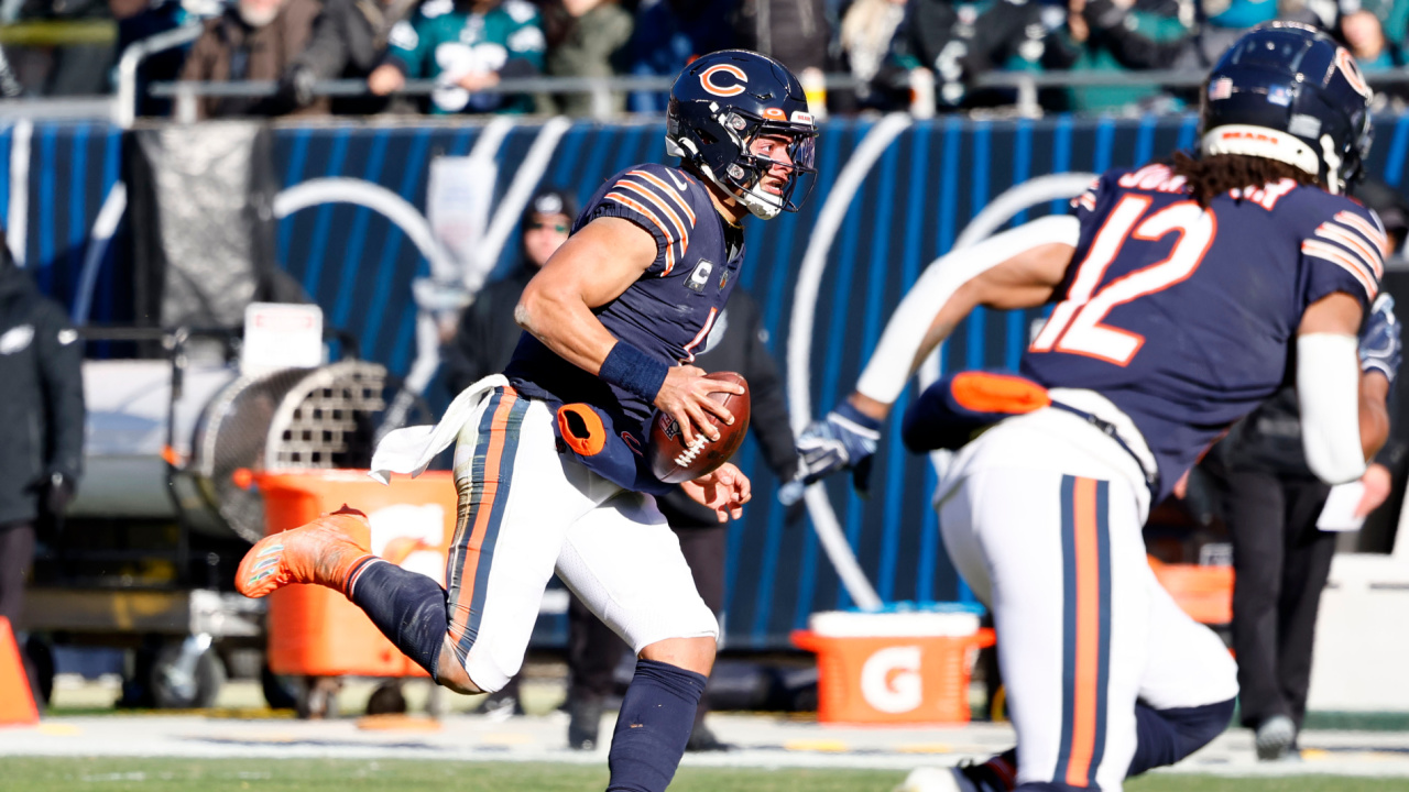 Bears’ Justin Fields Among Best Dual-Threat Quarterbacks in NFL