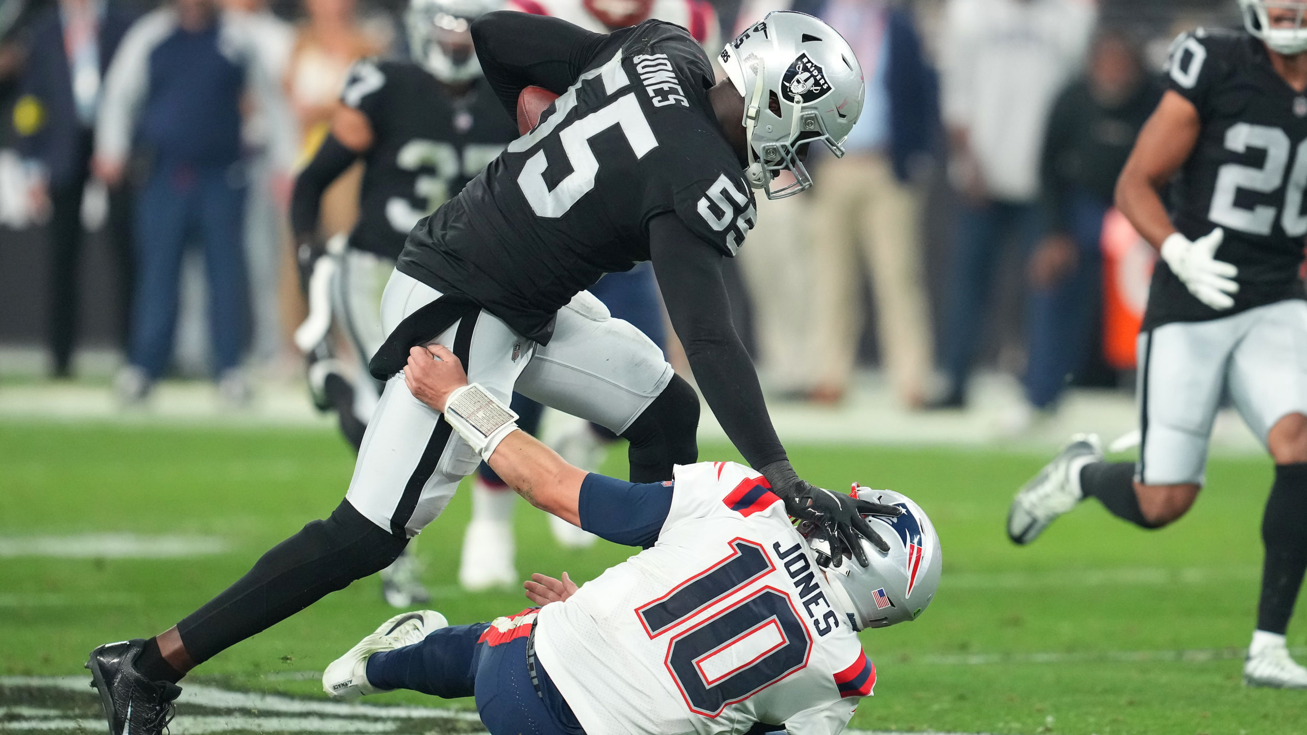 Who Deserves Blame For Patriots' Late Game Fiasco? Chandler Jones Raiders final play