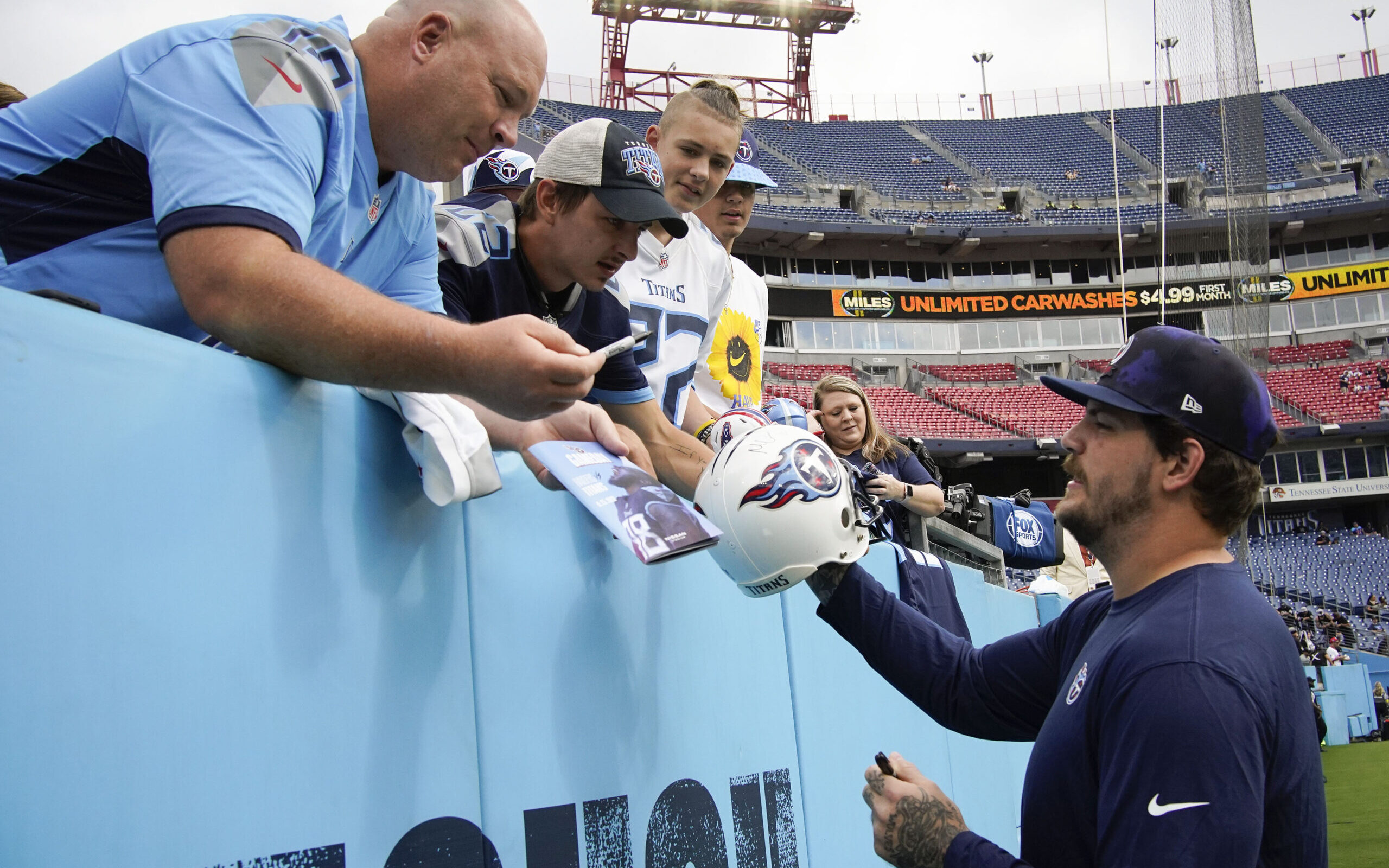 Taylor Lewan Considering Retirement, Expects Titans to Cut Him