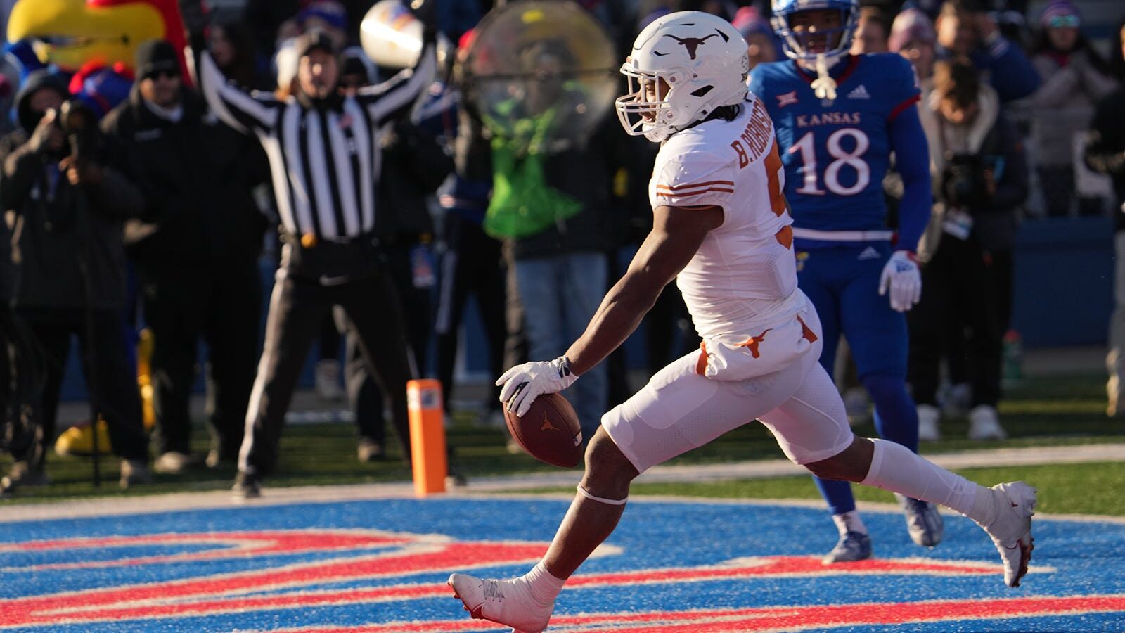 Texas RB Bijan Robinson