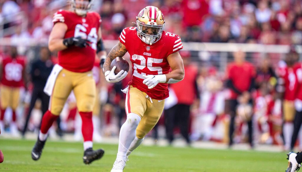 San Francisco 49ers running back Elijah Mitchell