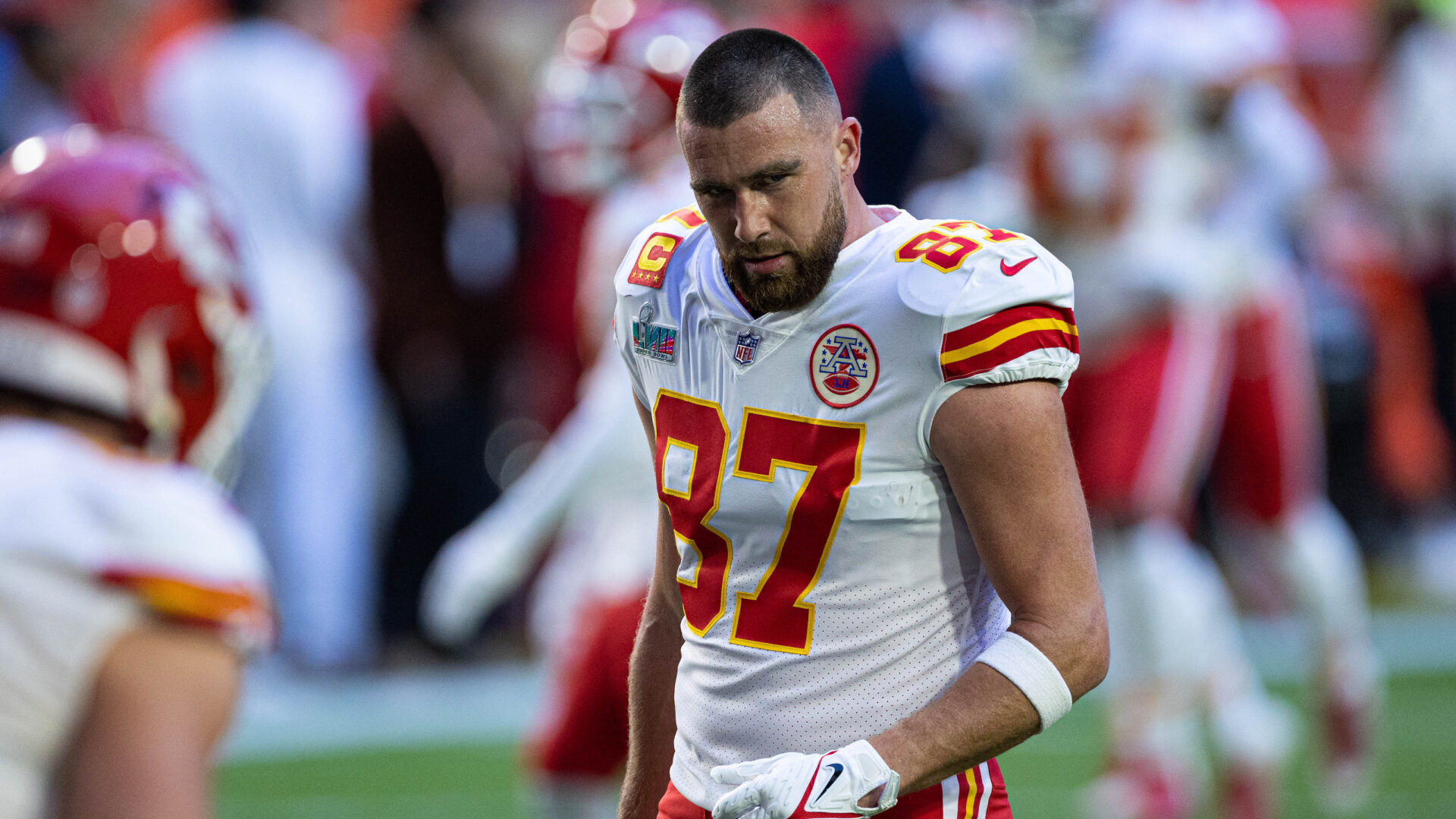 Knee Hyperextension Would Leave Travis Kelce Unlikely for Thursday