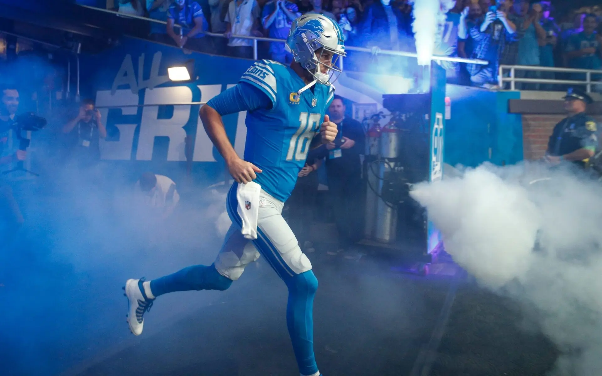 Chiefs headline best NFL survivor pool picks for Week 14