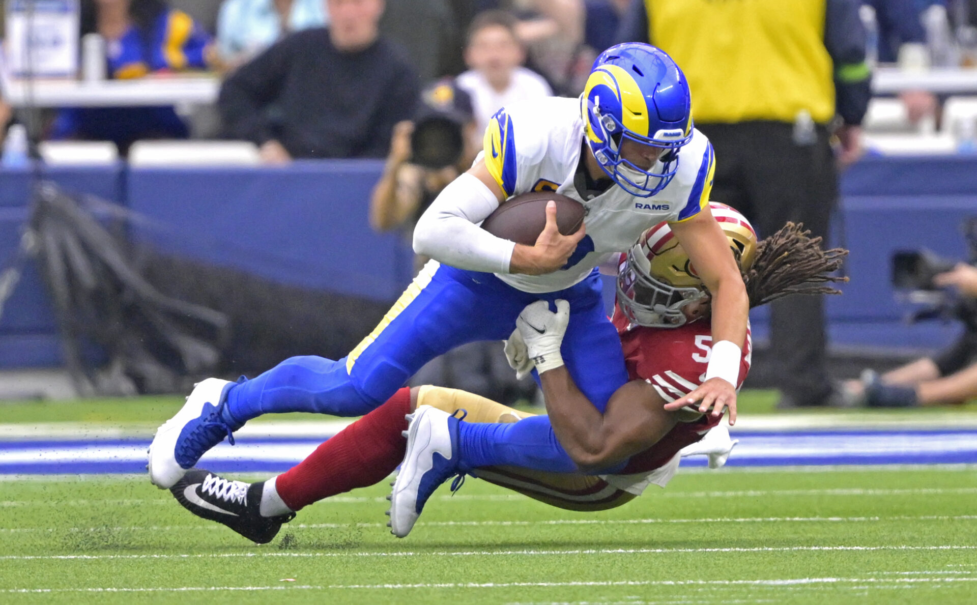 Fred Warner pulls down Rams QB Matthew Stafford