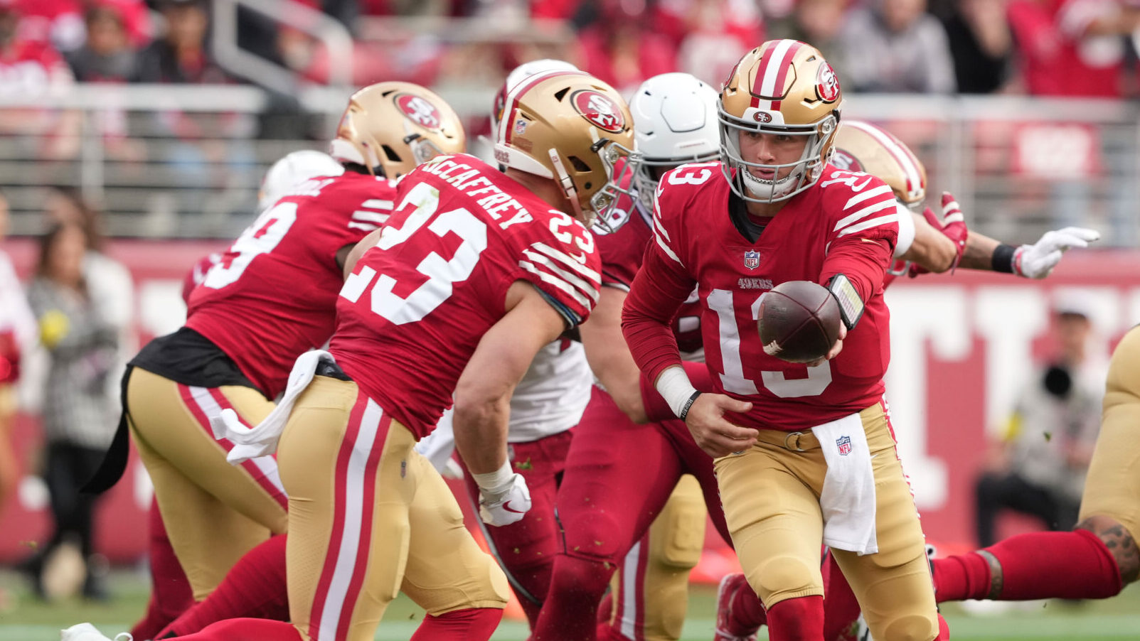 San Francisco 49ers favored to win against the Arizona Cardinals