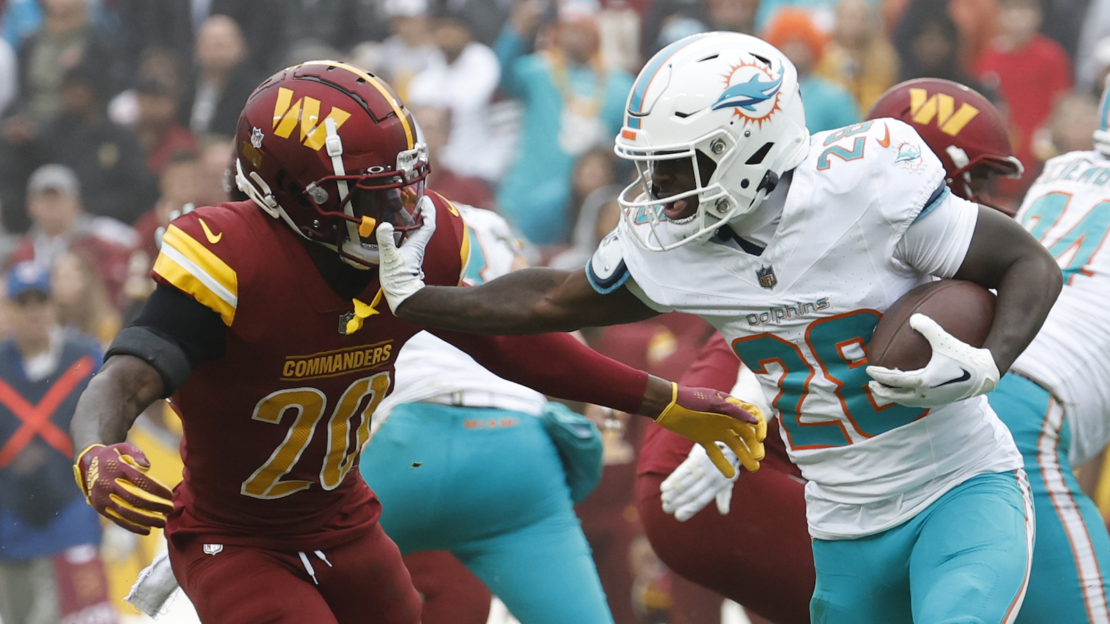 Miami Dolphins running back De'Von Achane