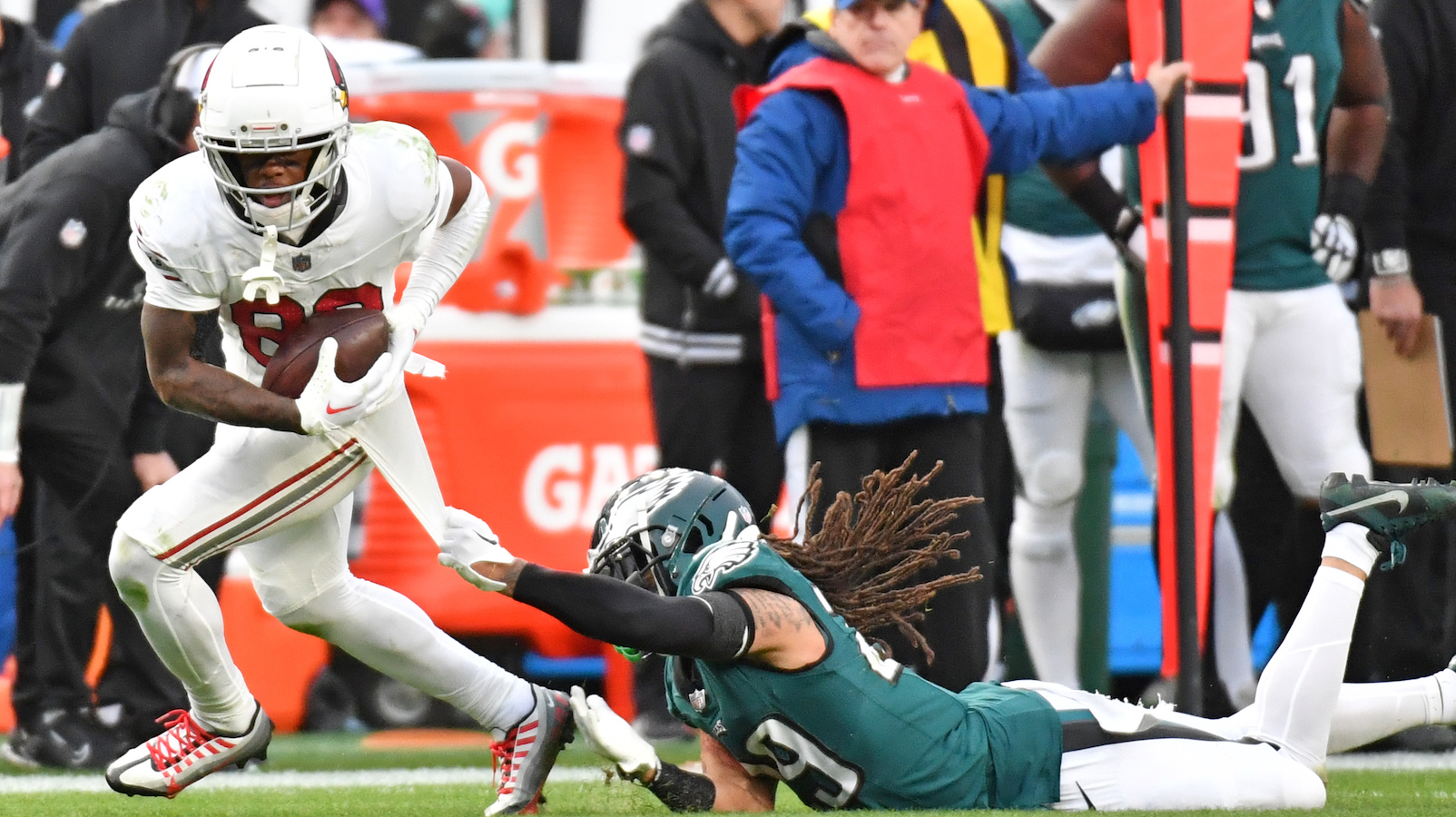 Arizona Cardinals receiver Greg Dortch eludes Avonte Maddox of the Philadelphia Eagles