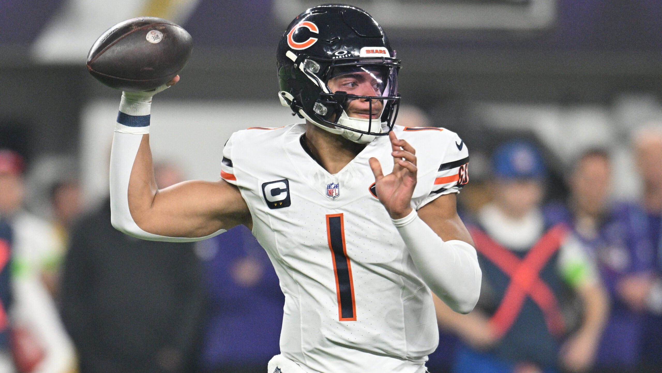 Justin Fields warms up for game vs. Vikings