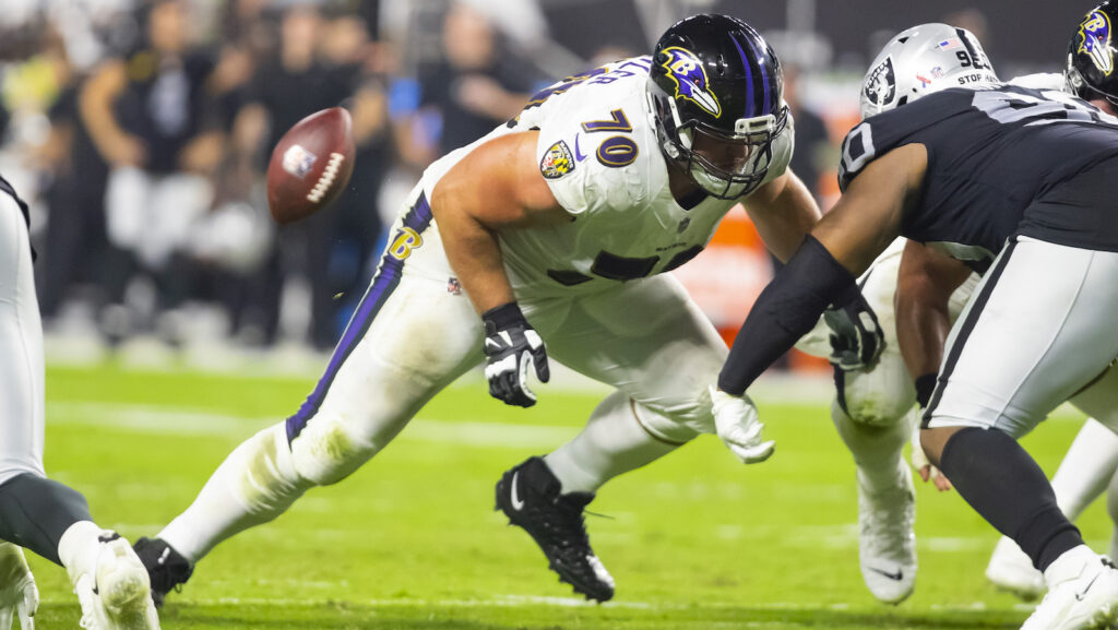 Baltimore Ravens guard Kevin Zeitler