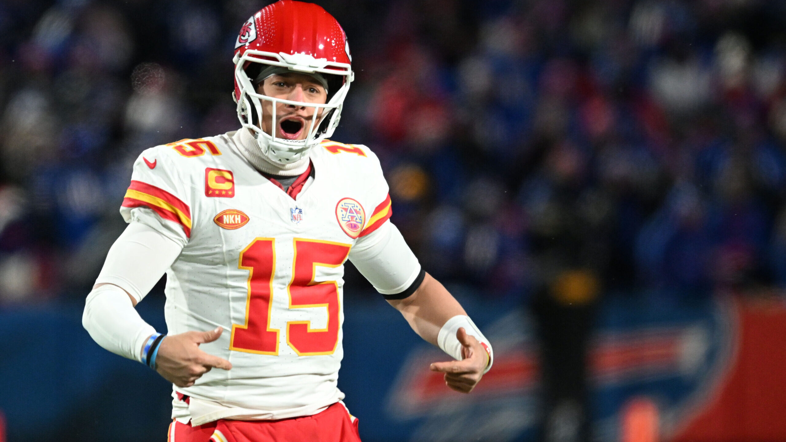 Patirck Mahomes celebrates Chiefs' win vs. Buffalo Bills