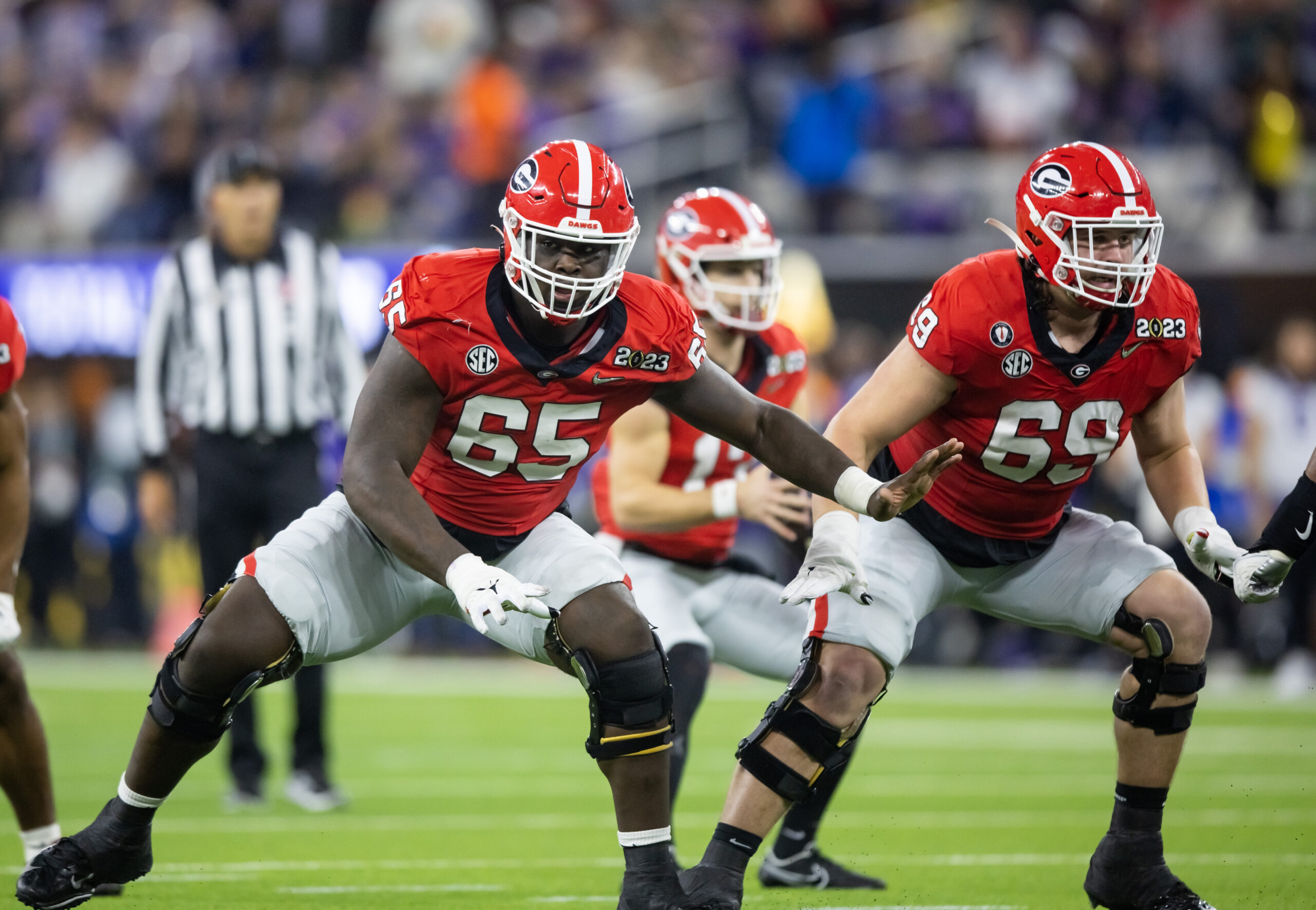 Amarius Mims in his blocking stance