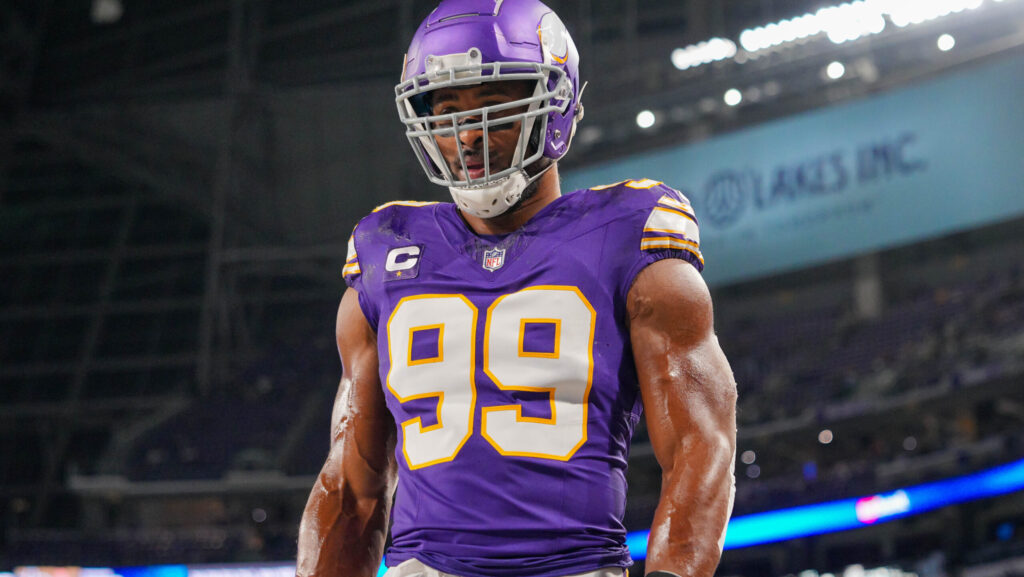 Minnesota Vikings linebacker Danielle Hunter