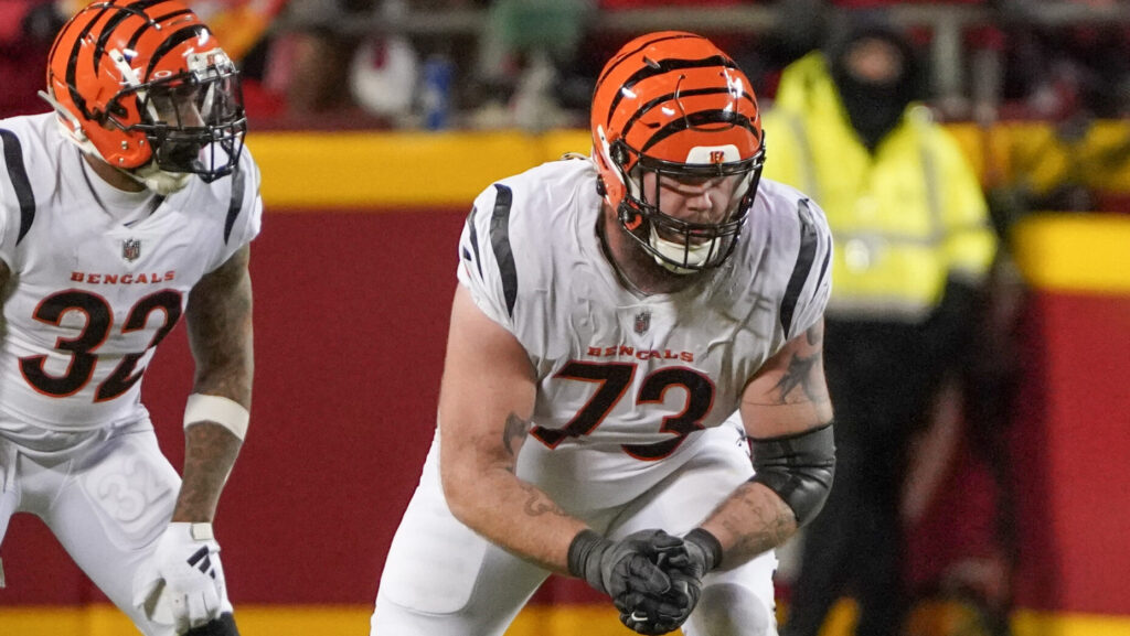 Cincinnati Bengals running back Trayveon Williams (32) and offensive tackle Jonah Williams (73)