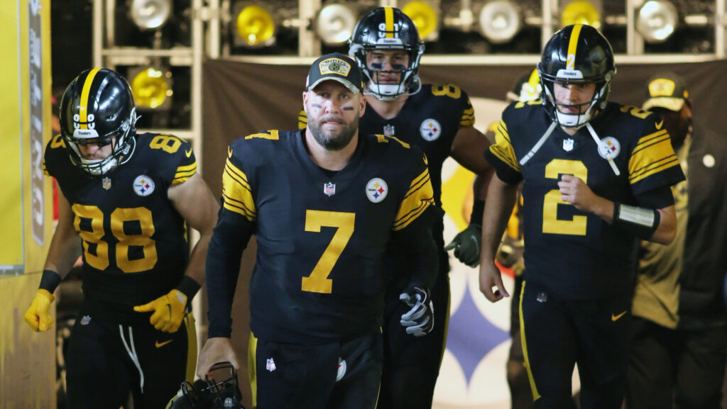 Pittsburgh Steelers quarterbacks Ben Roethlisberger and Mason Rudolph