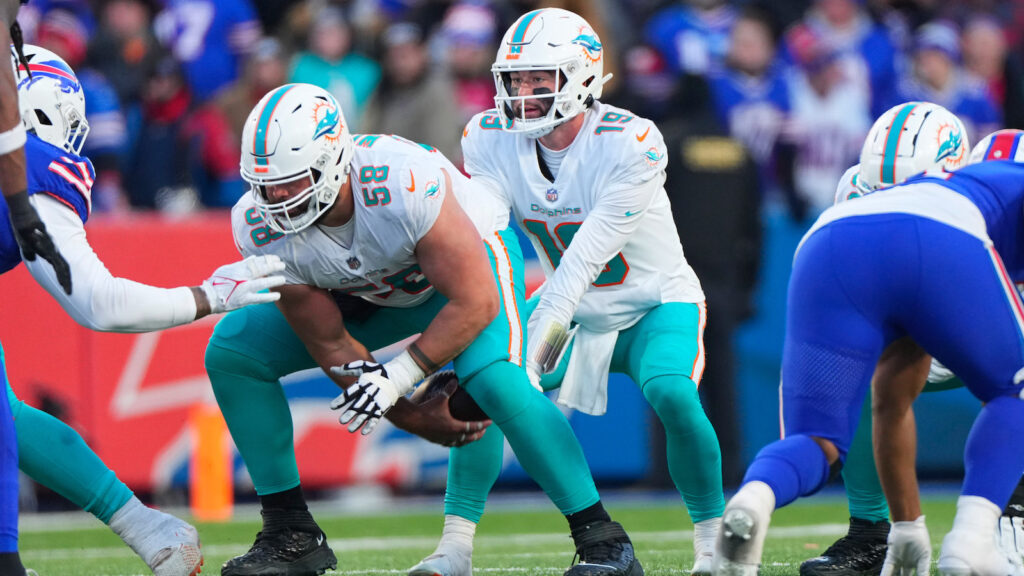 Miami Dolphins center Connor Williams