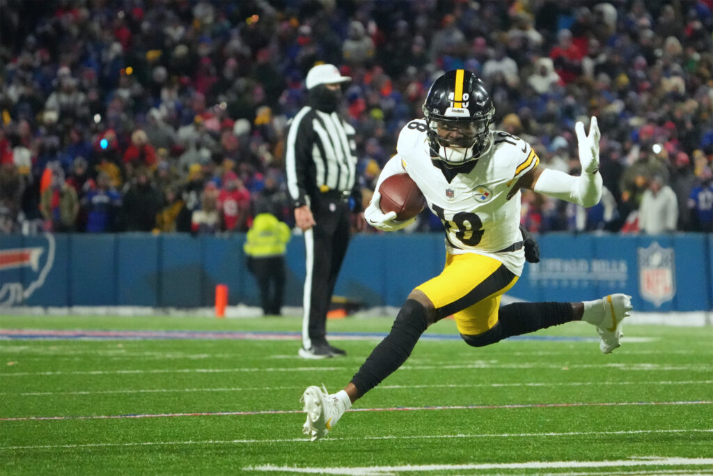 Carolina Panthers wide receiver Diontae Johnson