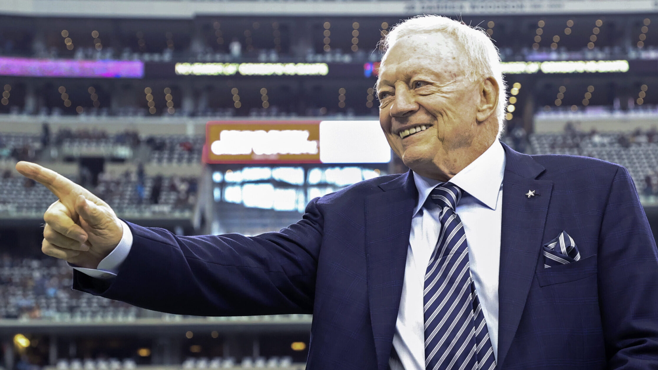 Cowboys owner Jerry Jones points