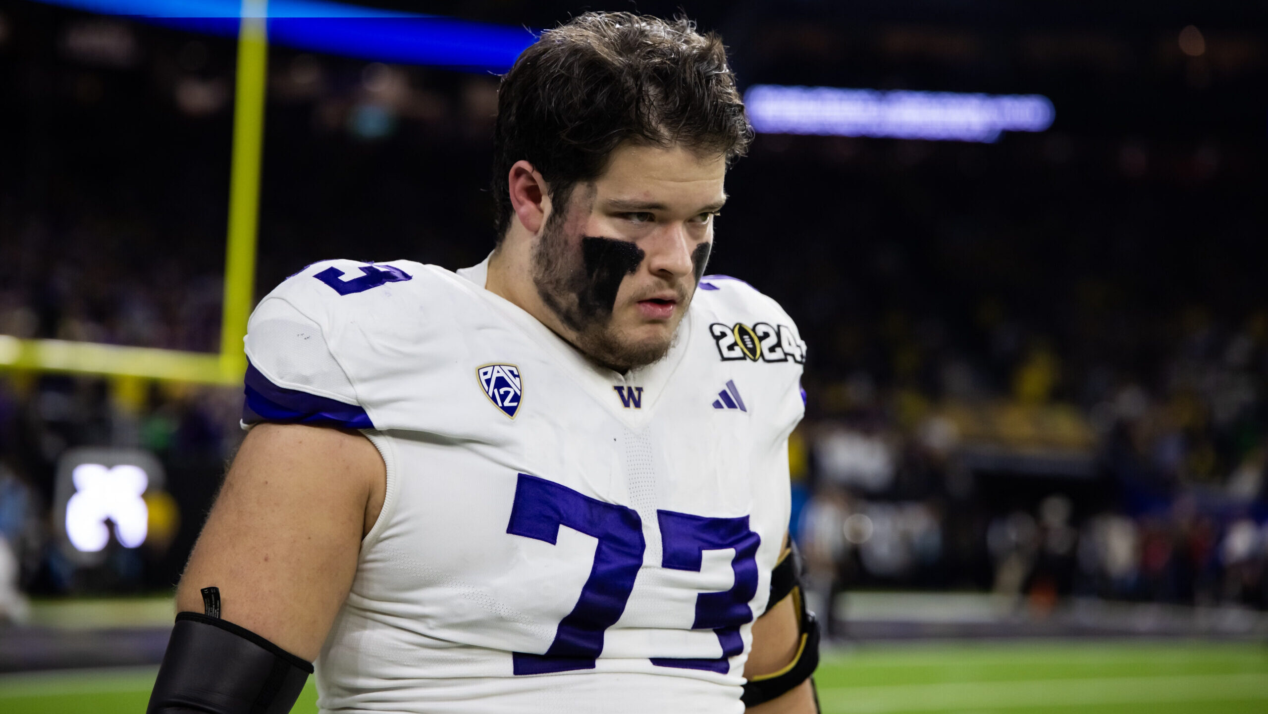 Washington Huskies offensive lineman Roger Rosengarten