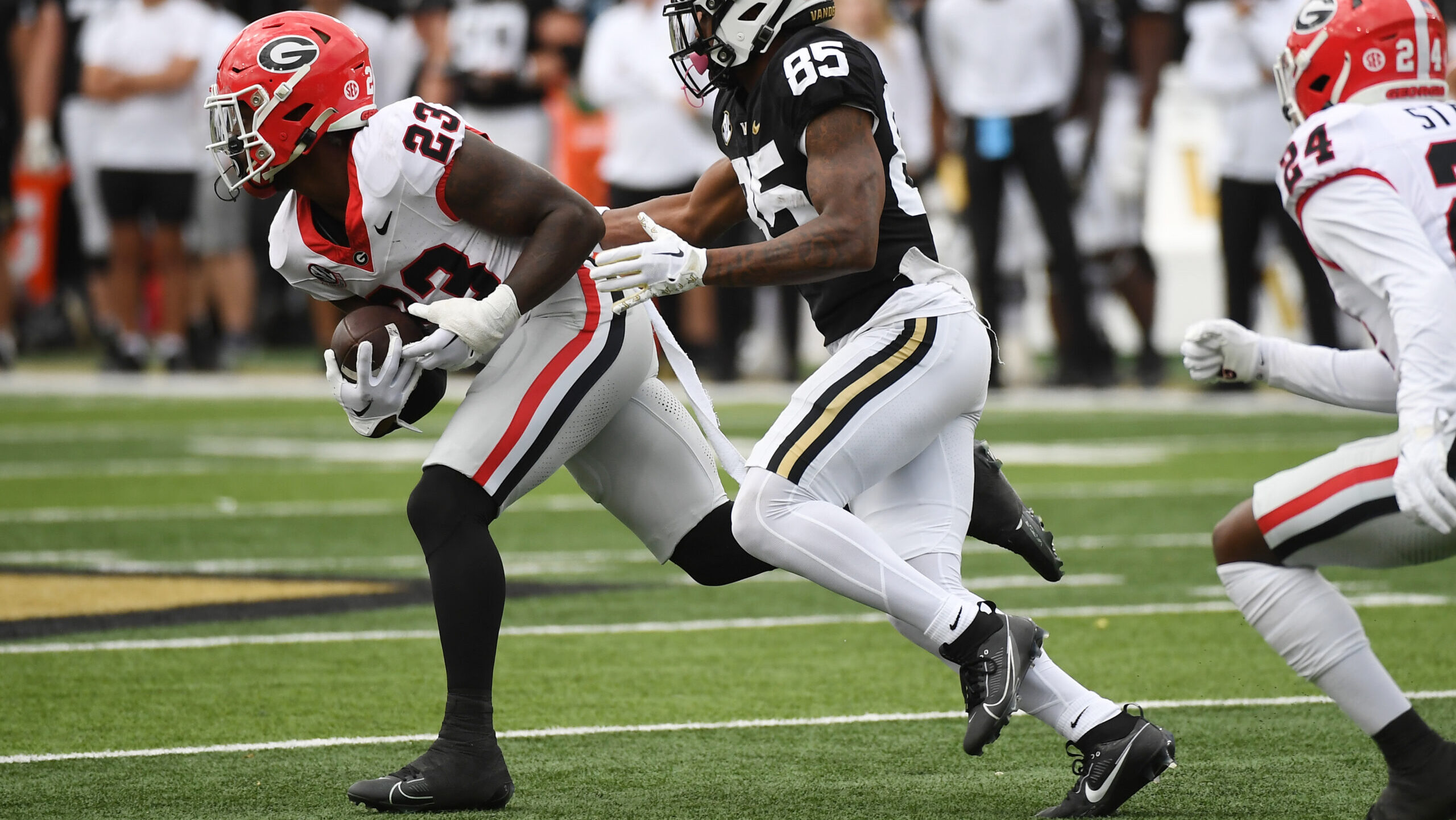 Georgia Bulldogs defensive back Tykee Smith