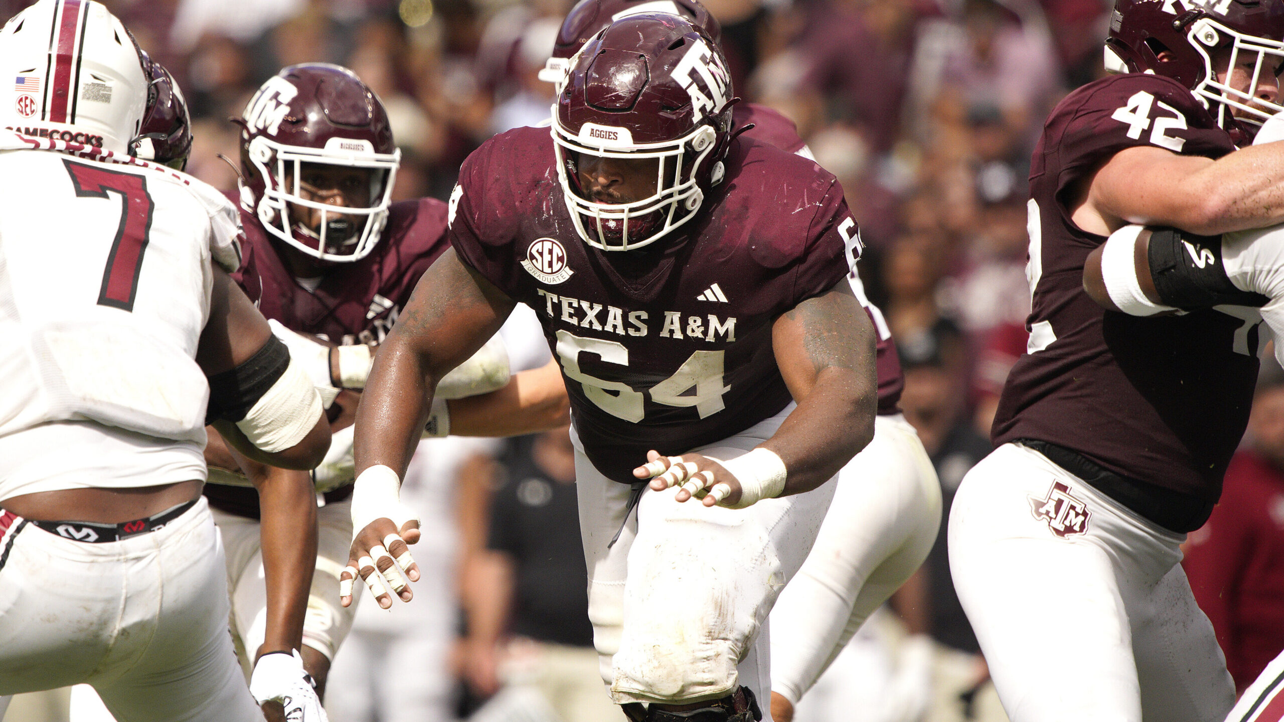 Texas A&M Aggies offensive lineman Layden Robinson