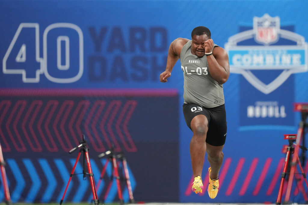 Tyler Davis runs at the NFL Combine