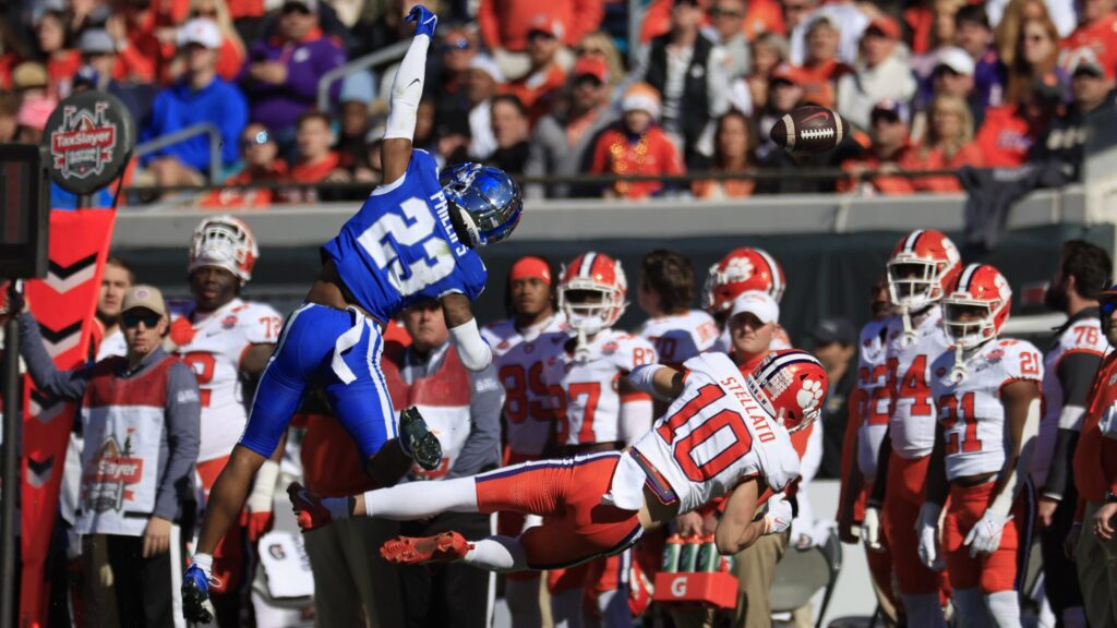 Kentucky Wildcats cornerback Andru Phillips