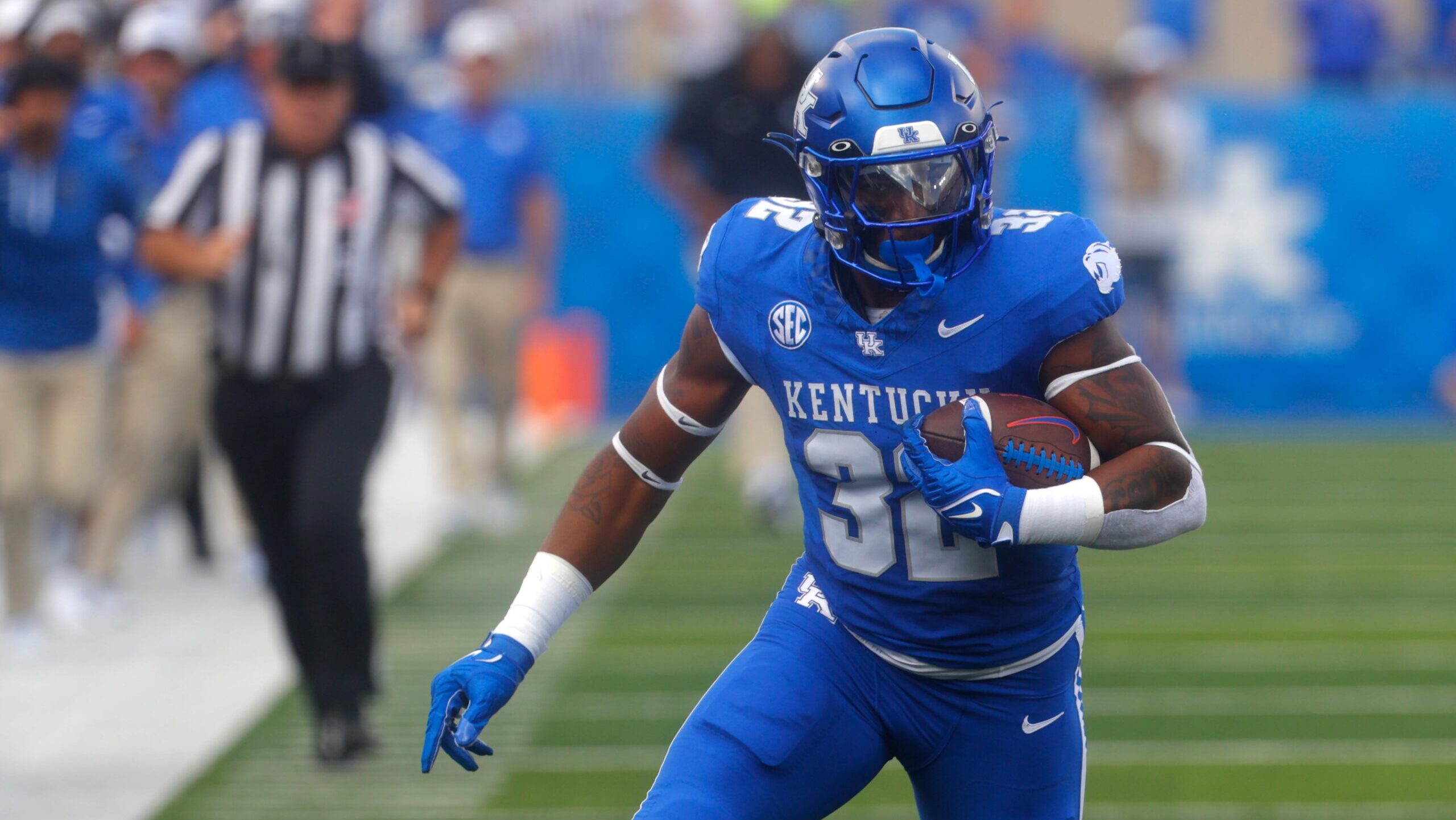 Kentucky Wildcats linebacker Trevin Wallace