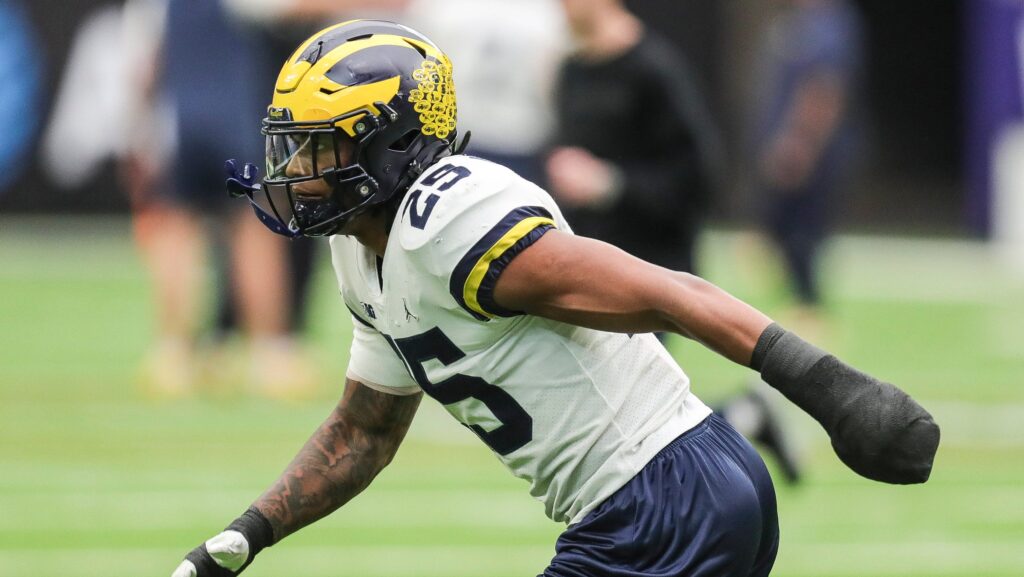 Michigan Wolverines linebacker Junior Colson