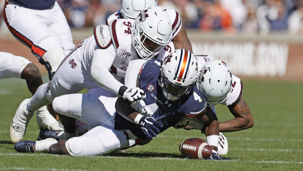 Mississippi State Bulldogs defensive lineman Jaden Crumedy