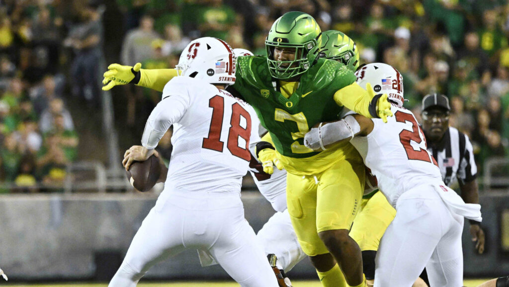 Oregon Ducks defensive lineman Brandon Dorlus