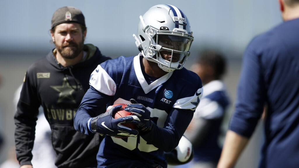 DaRon Bland of the Dallas Cowboys works at minicamp