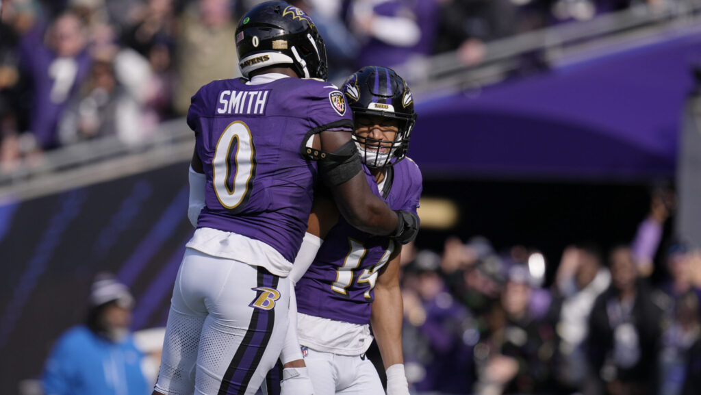 Baltimore Ravens linebacker Roquan Smith, left, and defensive back Kyle Hamilton