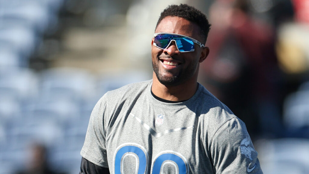 Houston Texans linebacker Danielle Hunter