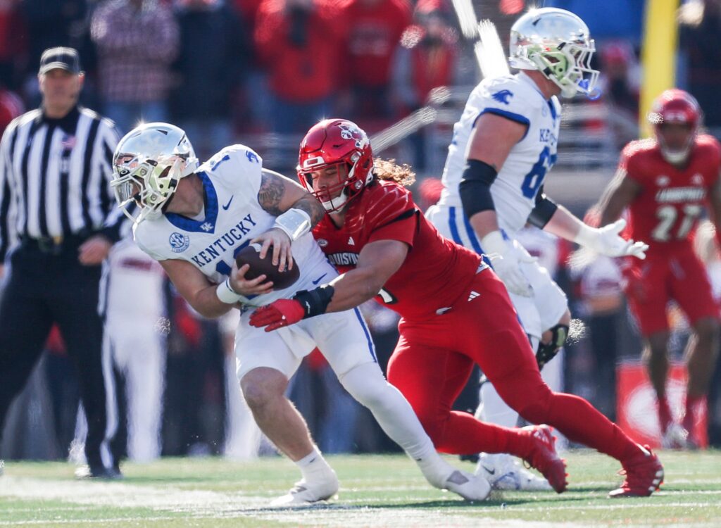 Louisville edge defender Ashton Gillotte