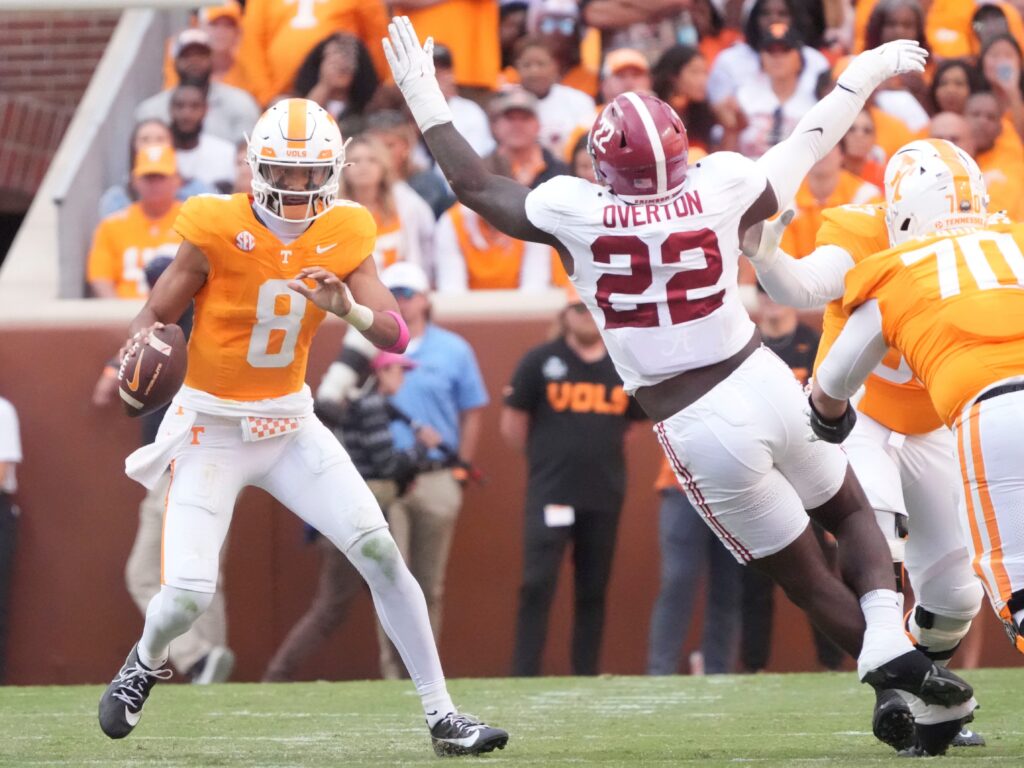 Alabama edge LT Overton